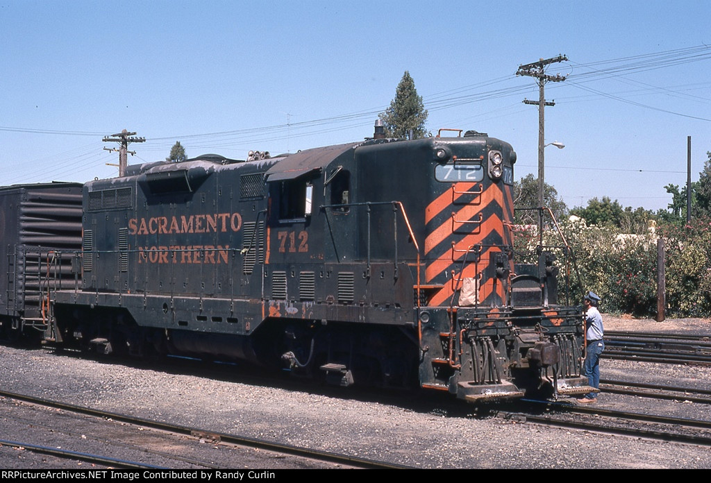 SN 712 working Yuba City Yard